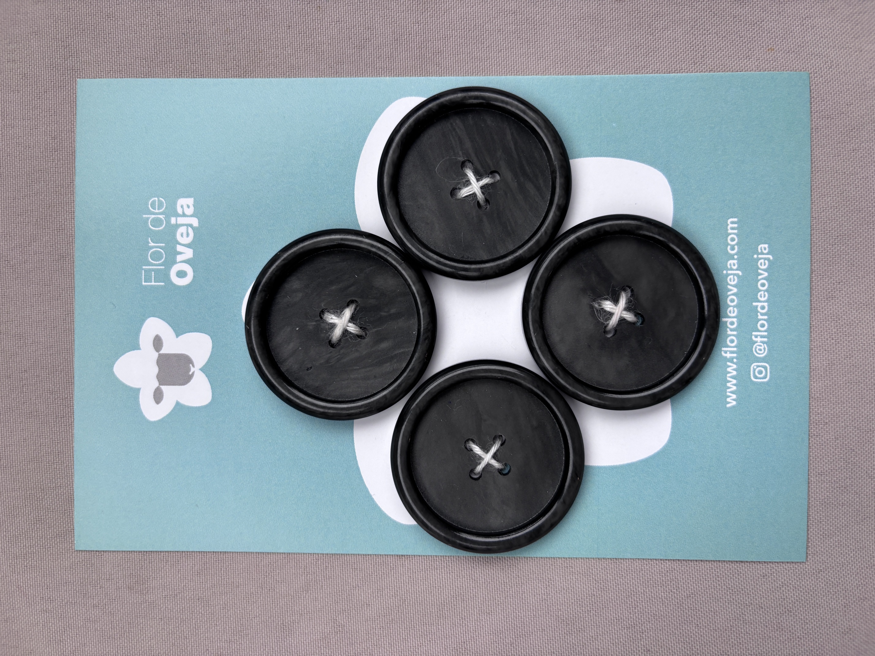 Set de 4 botones 38 mm color gris oscuro
