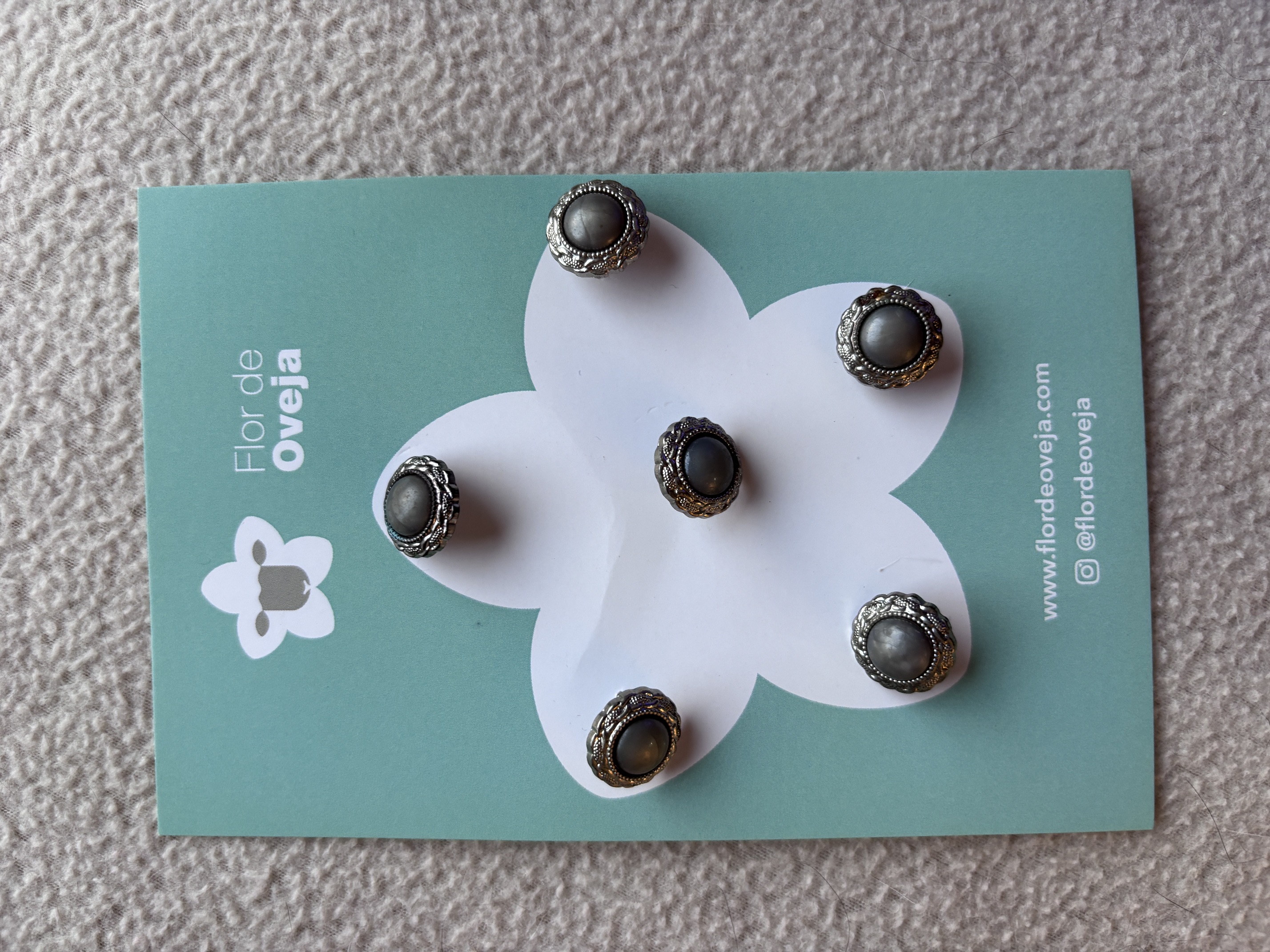 Set de 6 botones de 15 mm gris con marco plateado