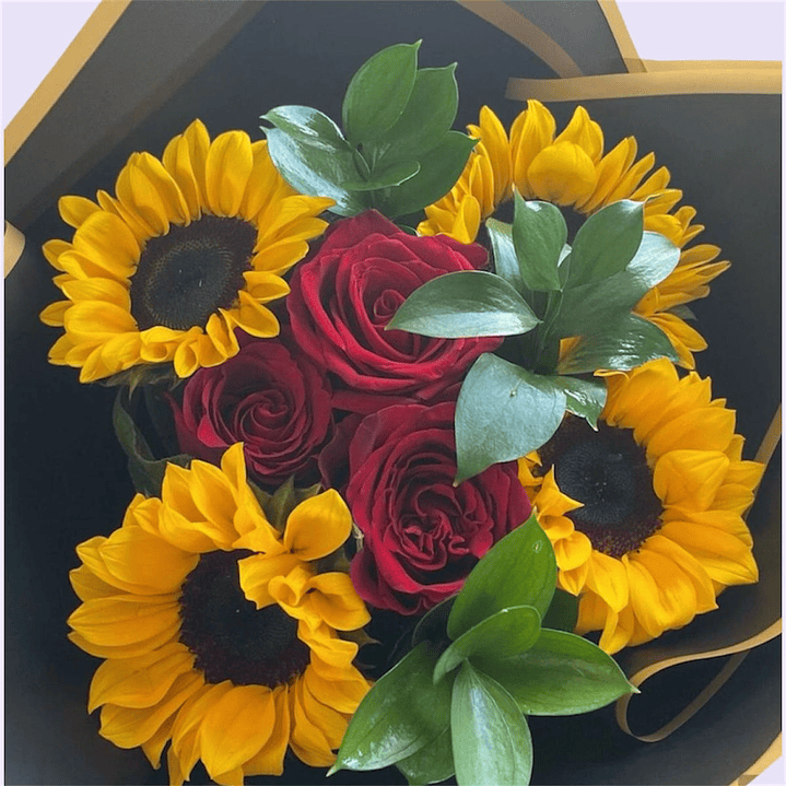 Ramo 4 Girasoles y 3 Rosas