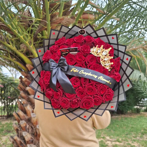 Ramo 50 Rosas Naturales con Corona