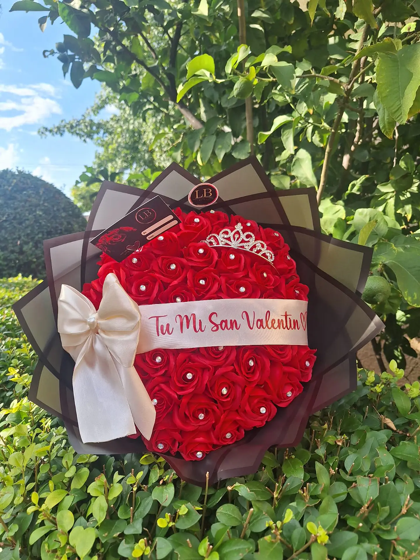 Tu mi San Valentin / Ramo de 50 rosas eternas 2