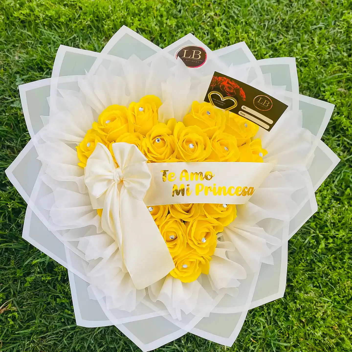 Promesa de Amor con 24 Rosas eternas 2