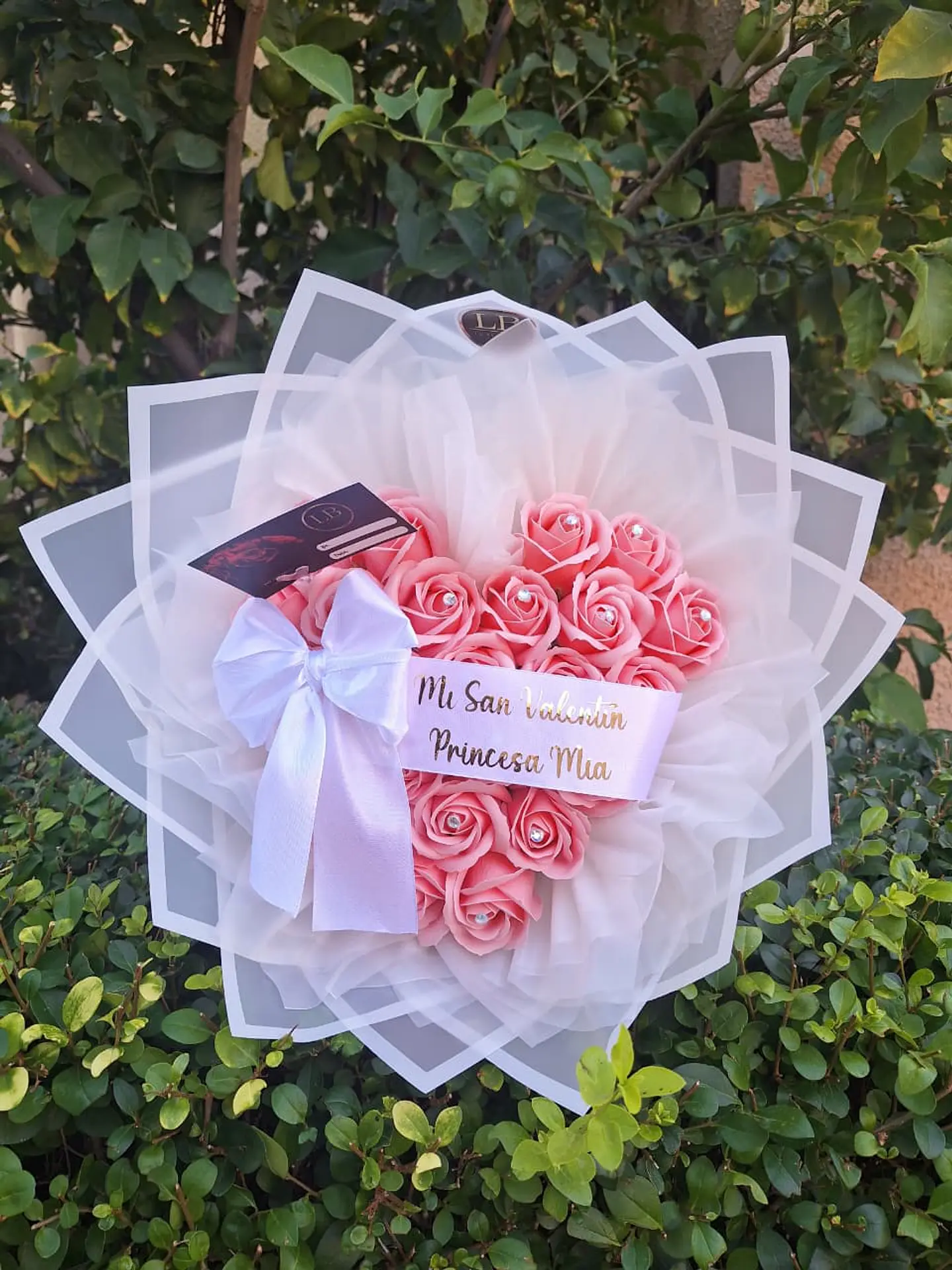 Promesa de Amor con 24 Rosas eternas 3