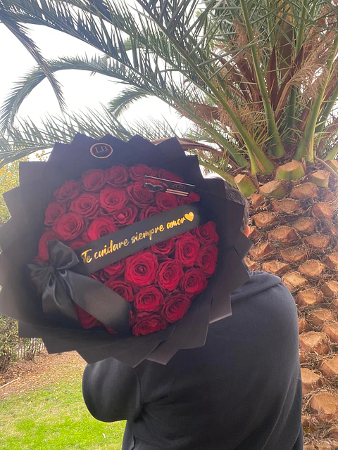 Ramo de rosas naturales con mensaje personalizado 