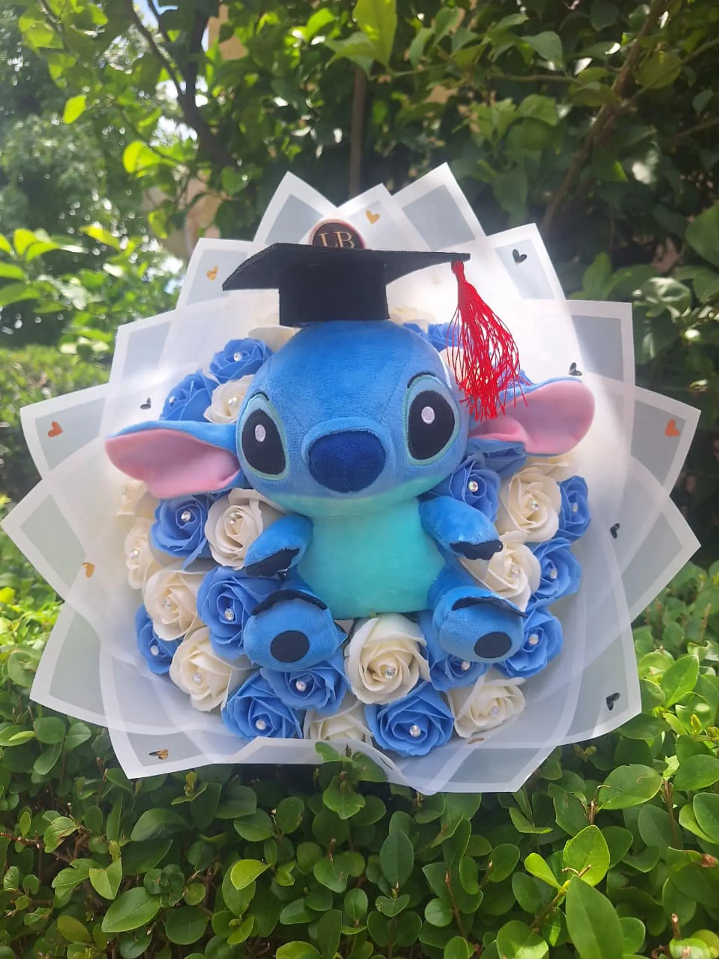 Ramo de Stitch Graduado con 19 Rosas Eternas 🎓💙 3