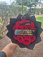 Ramo de rosas naturales con mensaje personalizado  - Miniatura 3