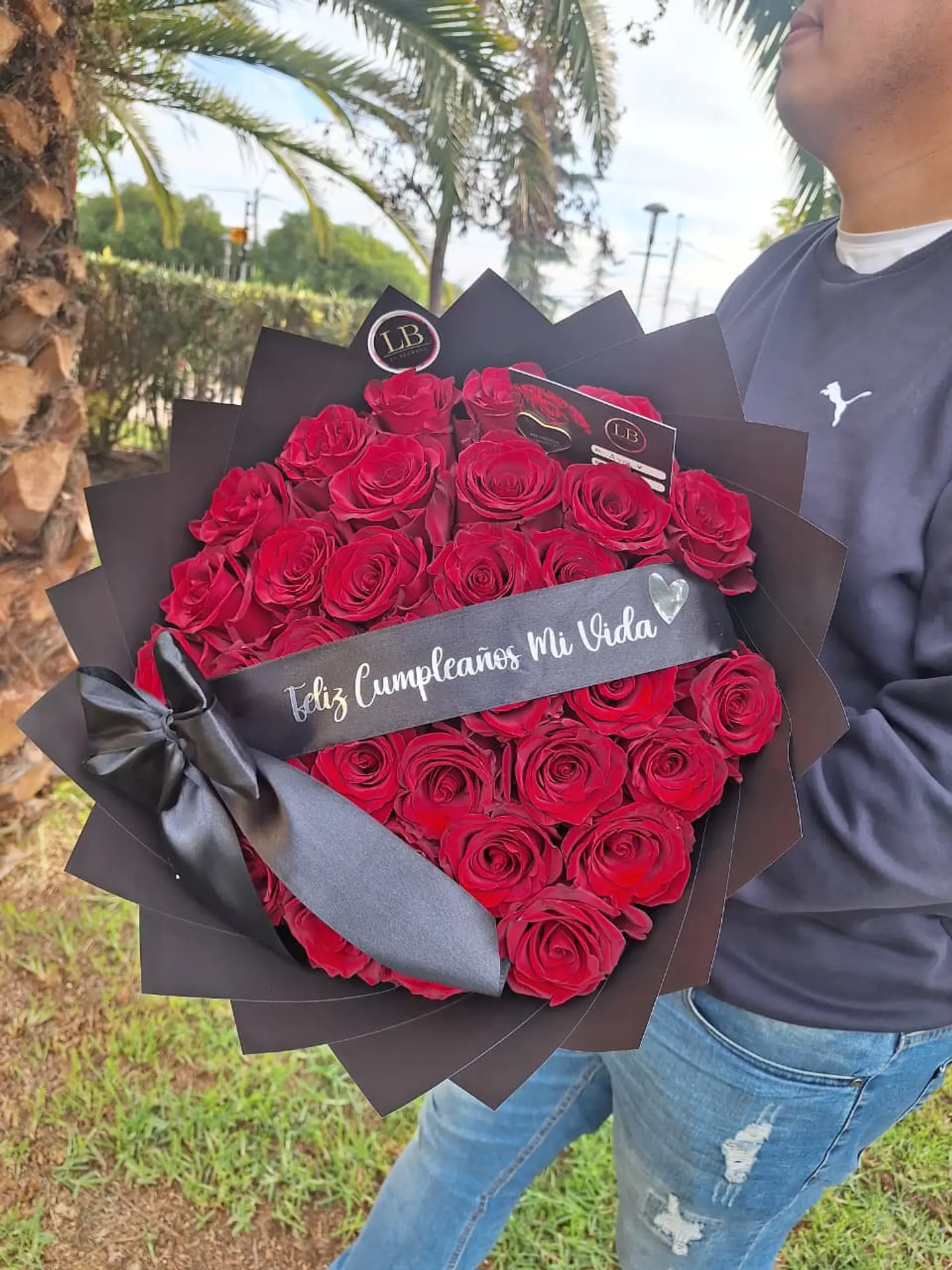 Ramo de rosas naturales con mensaje personalizado  5