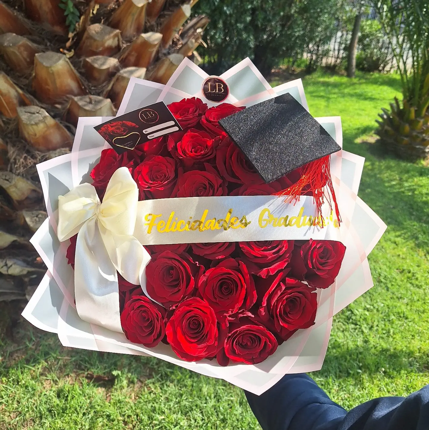 Ramo de 25 Rosas Naturales Graduada! 🎓🌹 1