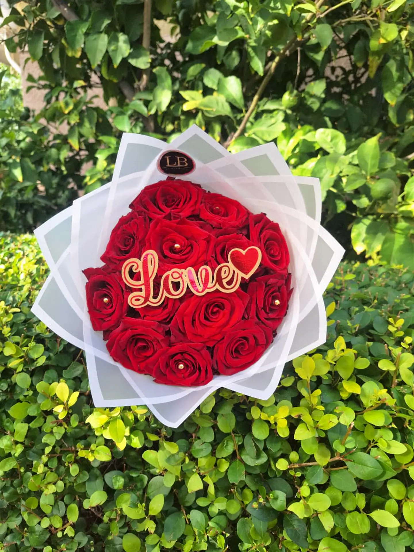 LOVE – 12 Rosas que lo Dicen Todo 1