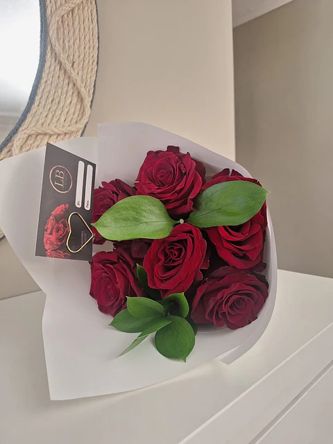 Ramo de 6 Rosas Naturales / Rosas que hablan por ti 