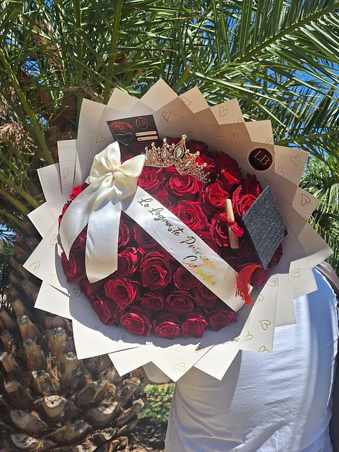 Ramo de Graduada / 75 Rosas Naturales 
