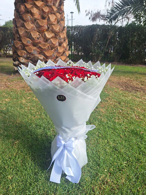 Ramo 25 rosas naturales con mensaje personalizado