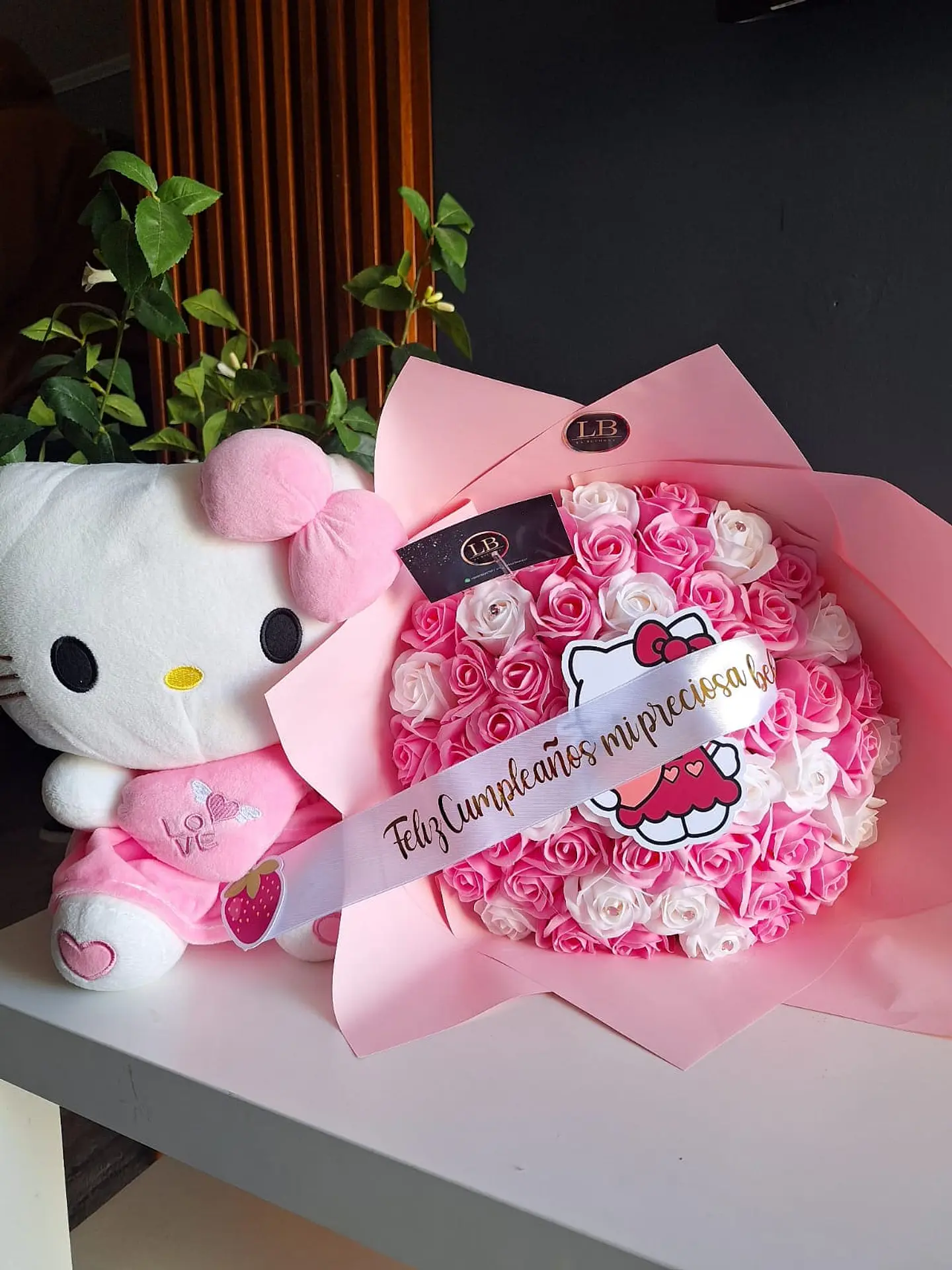 Ramo de Hello Kitty + Peluche  1