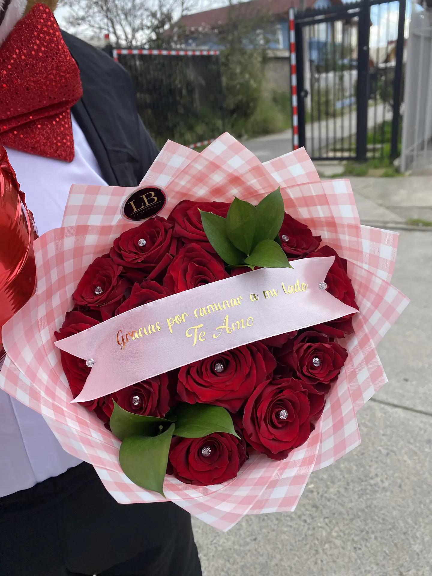 12 Rosas Naturales + cinta personalizada  2