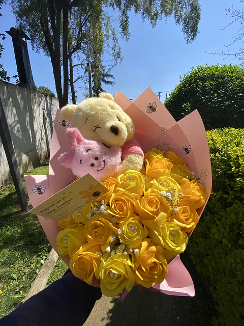 21 Rosas con winnie the pooh🍯| Rosas Eternas 