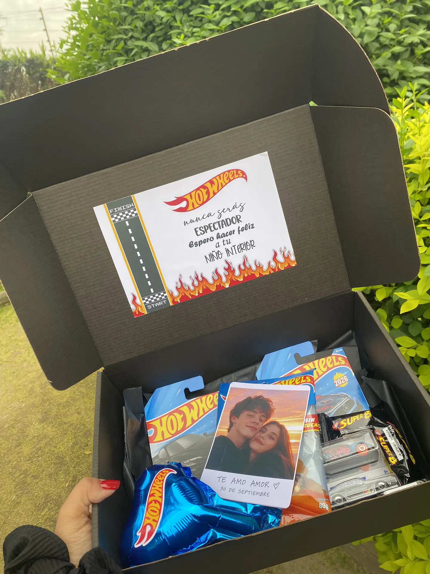 Caja Hotwheels - Nunca serás espectador 💙🏁 1