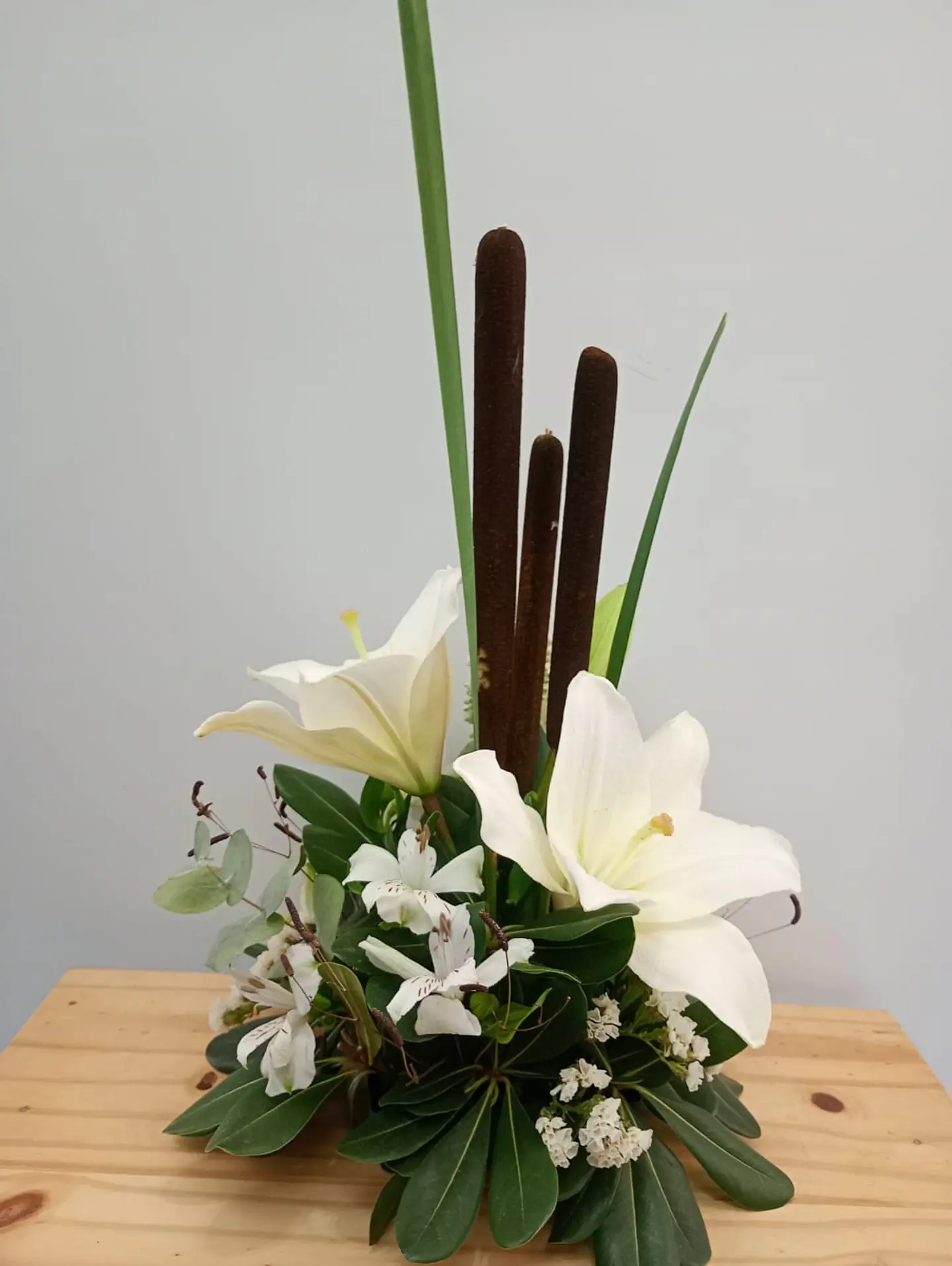 Centro de Mesa Lilium y flores de estación 2
