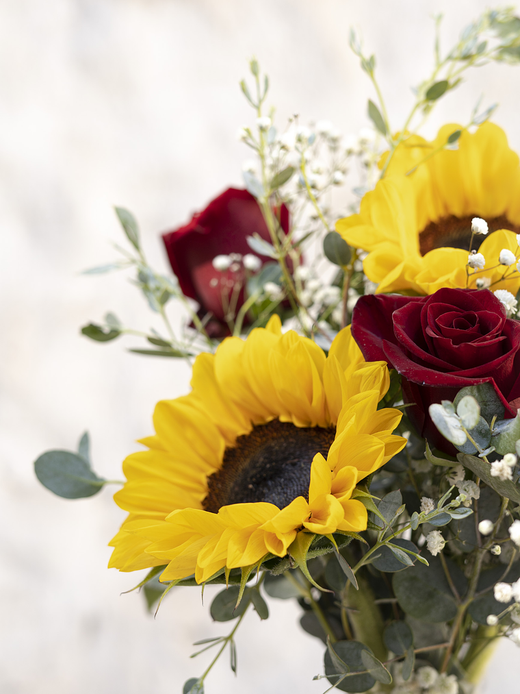 Ramo de Girasoles y Rosas 3