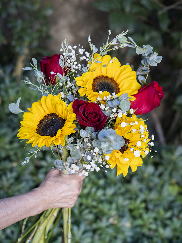 Ramo de Girasoles y Rosas 5