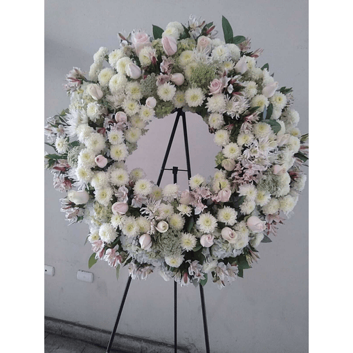 Arreglo Floral con Rosas y Llium