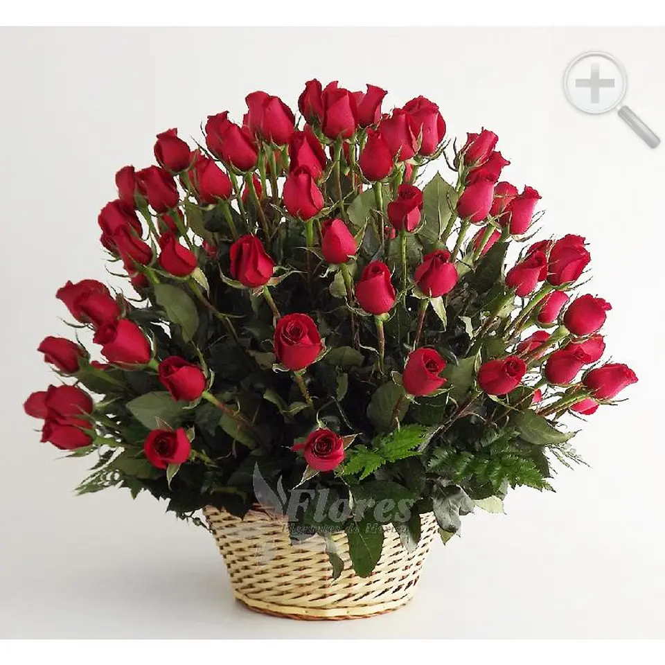 Canasto de 100 Rosas Ecuatorianas 1
