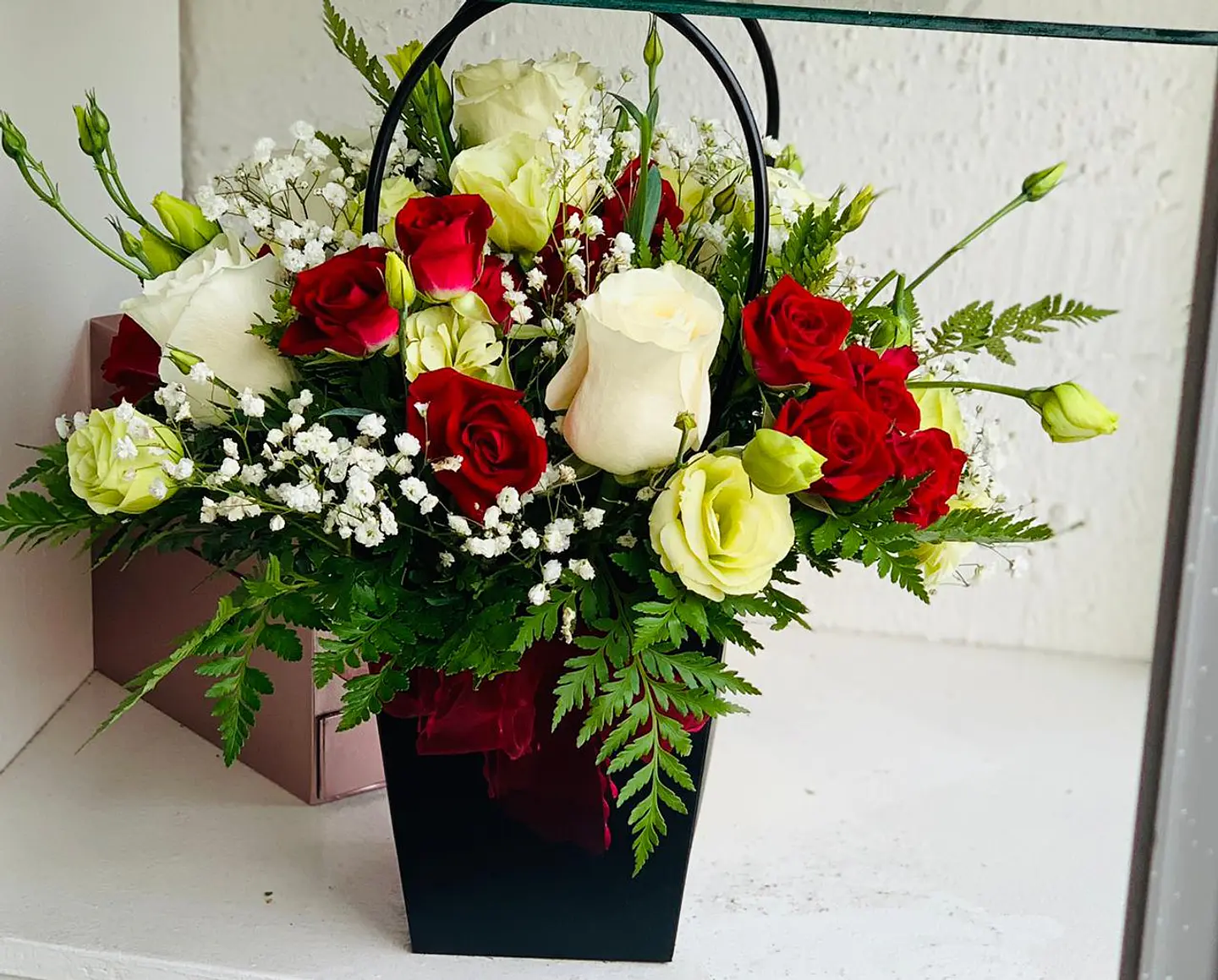 Arreglo de Rosas y mini Rosas 2