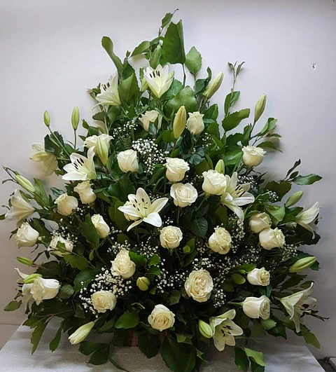 Arrimo de Rosas Ecuatorianas y Lilium