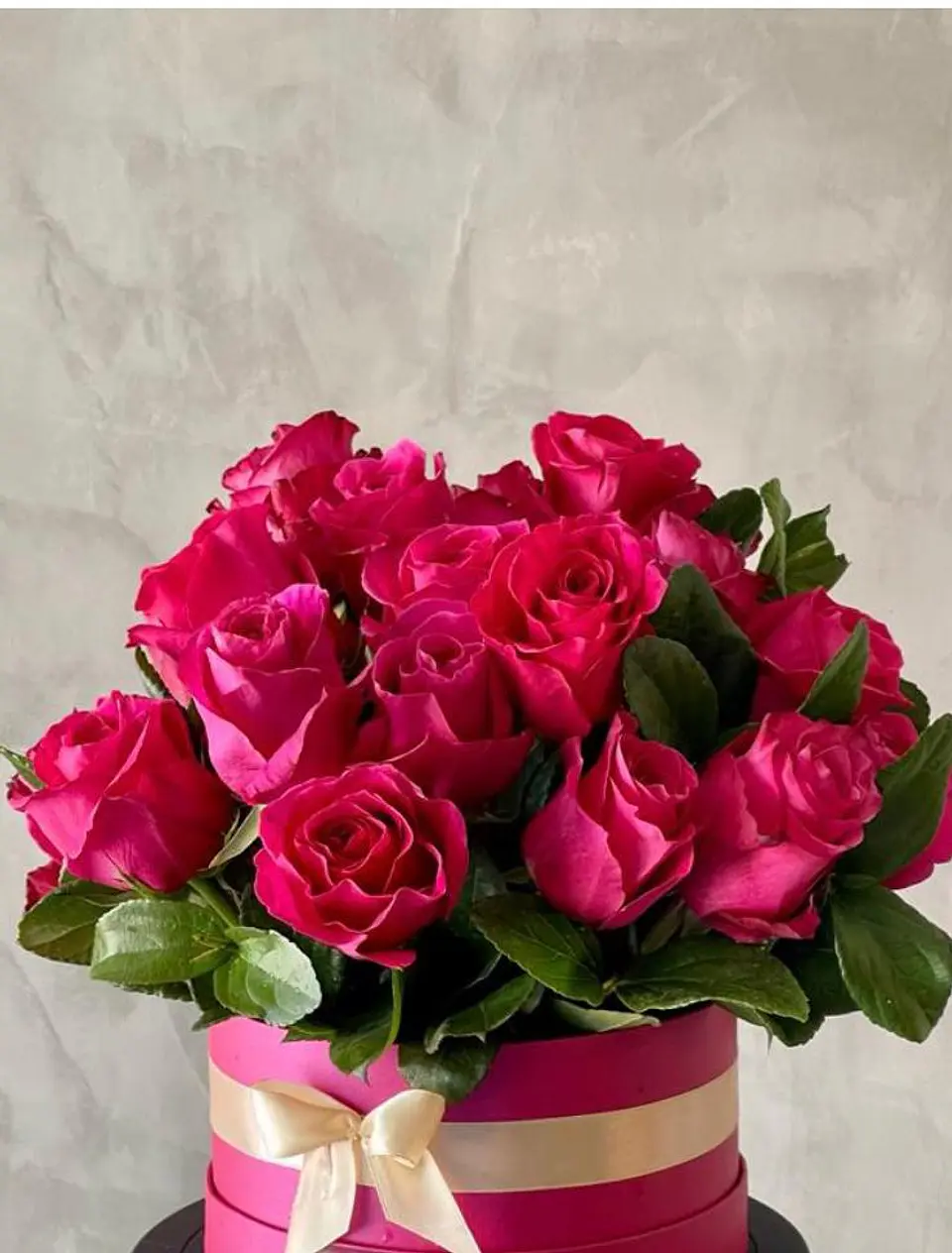 Caja Redonda de Rosas Ecuatorianas 1