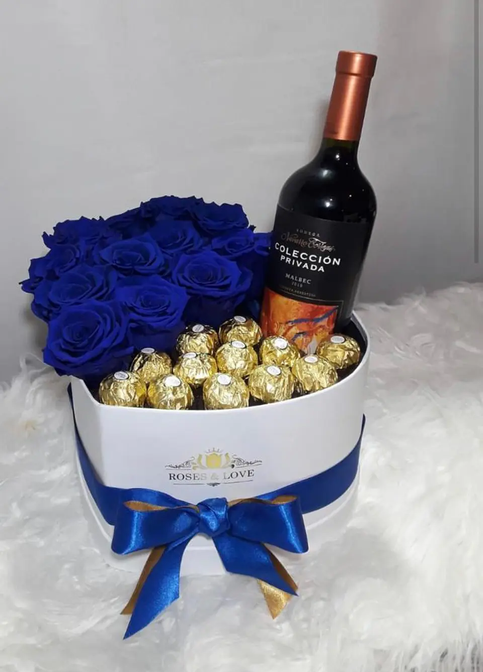 Corazon Rosas Azules Vino y Chocolates 1