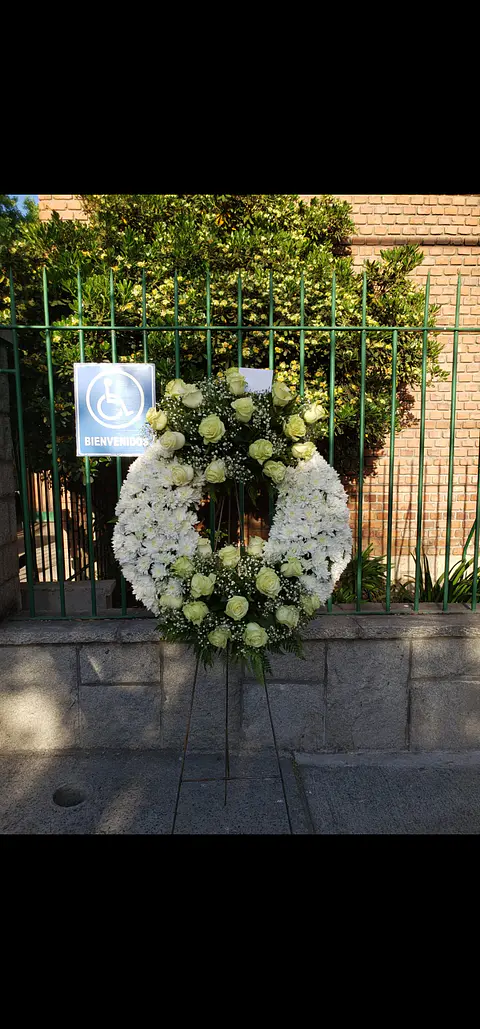 Corona de Rosas Blancas