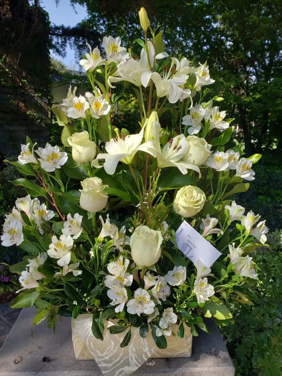 Arrimo de Astromelias y Rosas 1