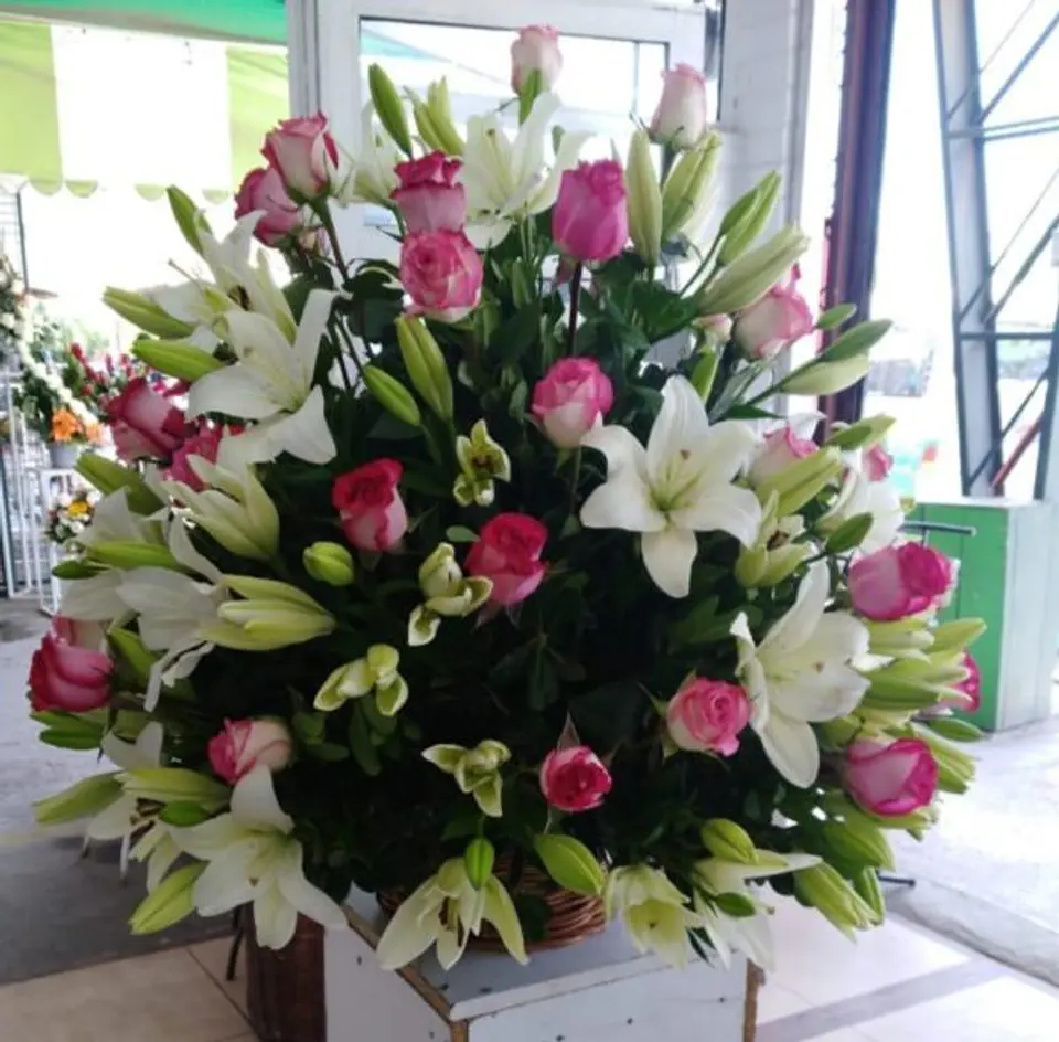 Arrimo de Lilium y Rosas 1