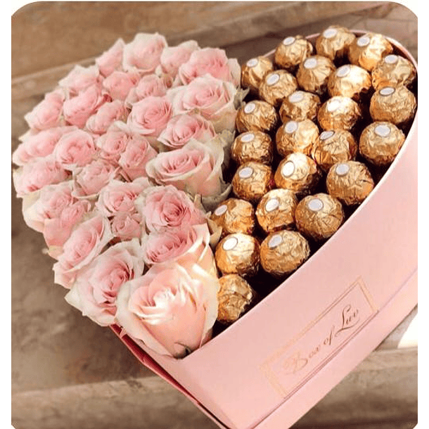 Caja de Corazón de Rosas y Chocolate Ferrero | flores-de-laura