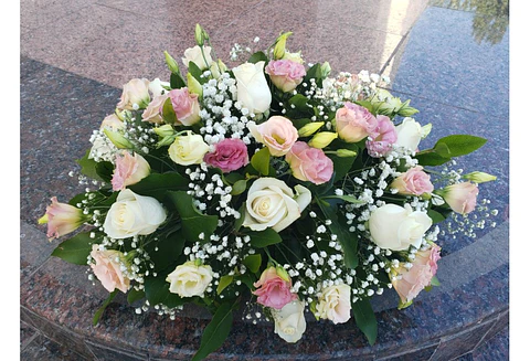 Cubre Urna de Rosas y Lishantus