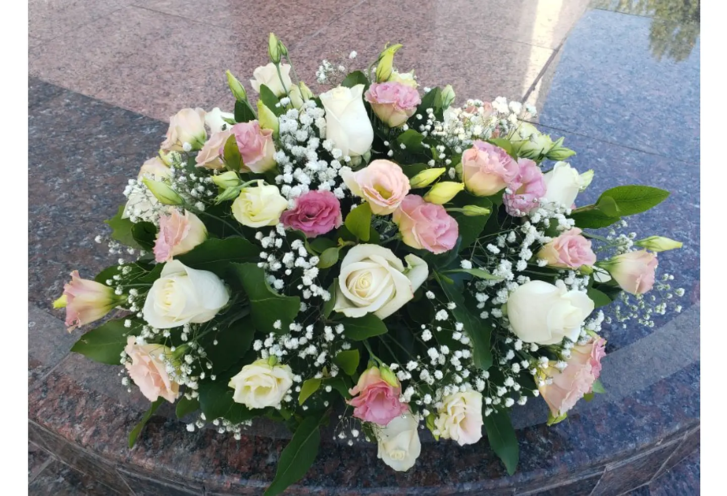 Cubre Urna de Rosas y Lishantus 1