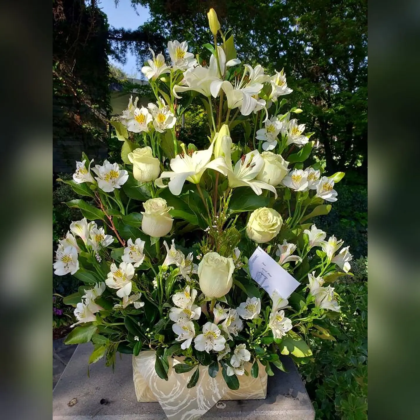 Arrimo de Astromelias y Rosas 1
