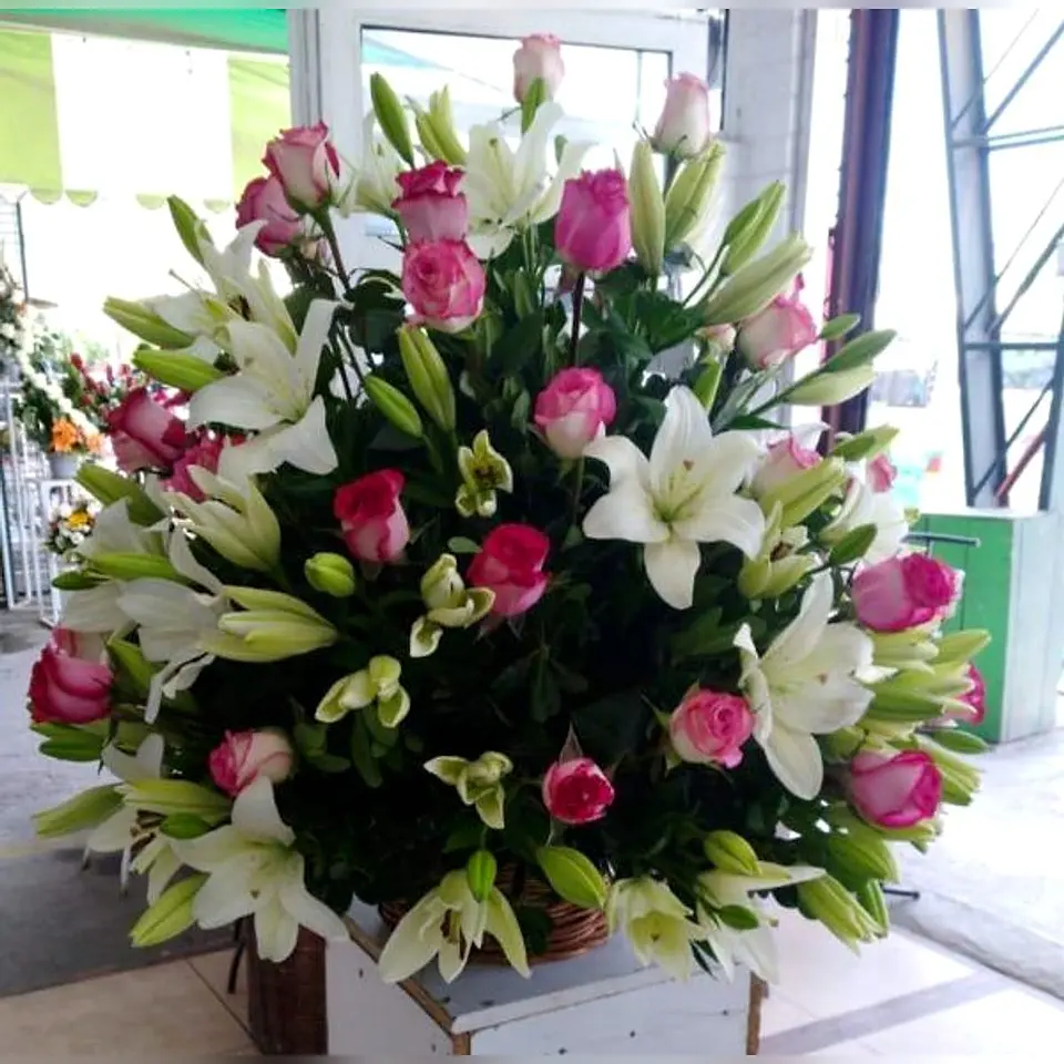 Arrimo de Lilium y Rosas 1