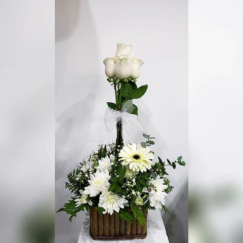 Arreglo Floral 4 Rosas 