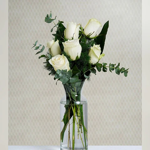 Florero 6 Rosas Blancas