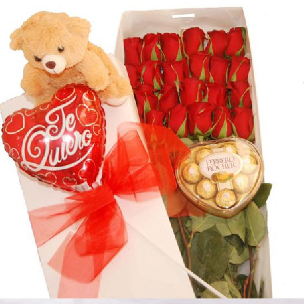 Arreglo de Rosas Rojas más Peluche y Globo