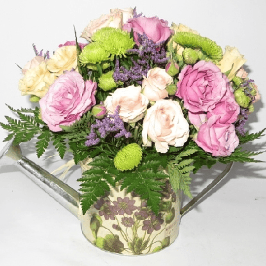 Regadera de Minirosas, Lisianthus y Maules