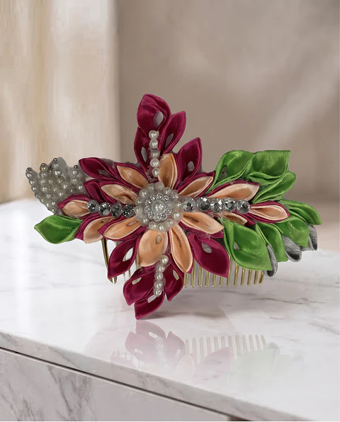 Tocado de Cueca "Fantasía Magenta": Peineta Floral con Destellos y Perlas