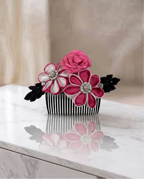 Tocado de Cueca "Danza Fucsia": Peineta Floral Bicolor con Strass