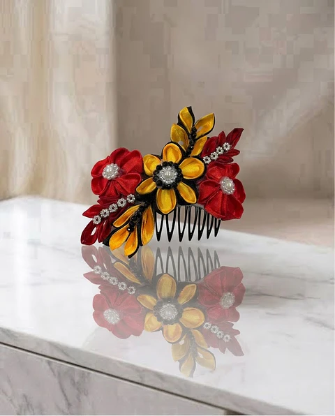Tocado de Cueca "Sol Huaso": Peineta Floral en Rojo y Amarillo con Perlas