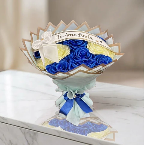 Ramo Eterno "Cielo Romántico": 17 Rosas Bicolor con Cinta Personalizada
