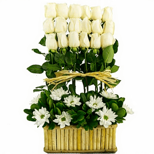 Cascada De Rosas Blancas. (18 rosas blancas)