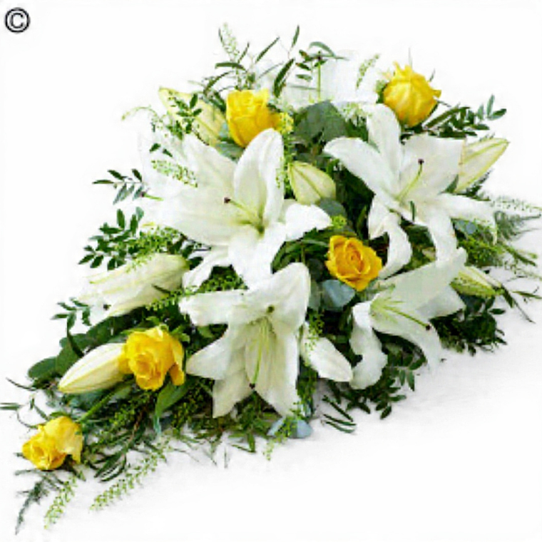 Cojin Floral Blanco Y Amarillo. 1