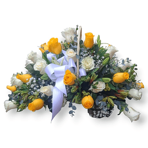 Cesta 50 Rosas Mixtas – Arreglo Floral Condolencias