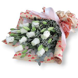 Ramo de Rosas Blancas y Lirios – Amor Puro