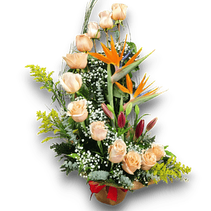 Arreglo Floral Vertical: Rosas Durazno y Aves del Paraíso